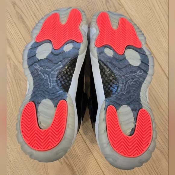 Jordan 11 Low "Infrared" - Picture 3 of 7
